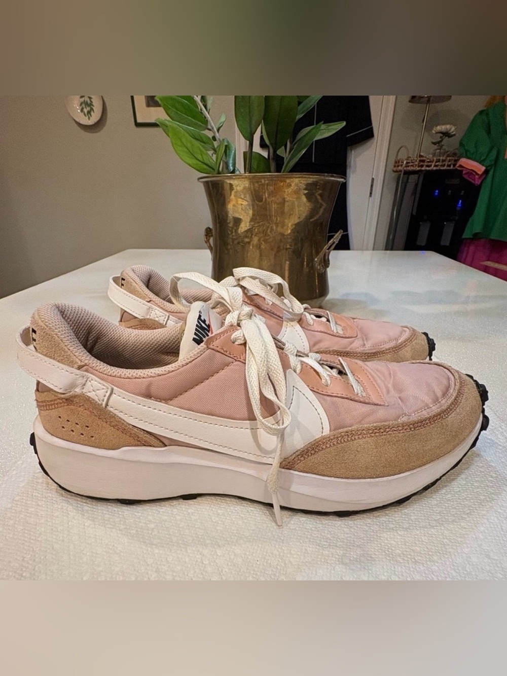 Nike ‘Waffle Debut’ Athletic Sneakers Pink White Swoosh